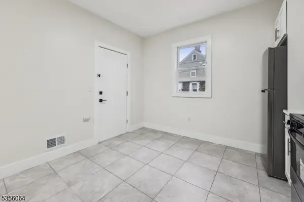 148 N 15Th St, East Orange City, NJ 07017