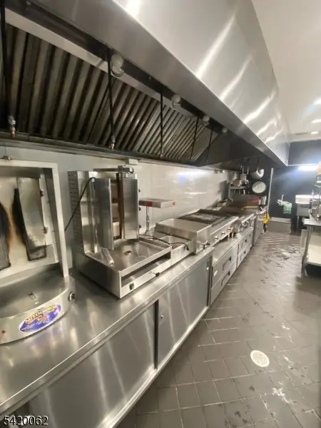 897 Ringwood Ave, Wanaque Boro, NJ 07420