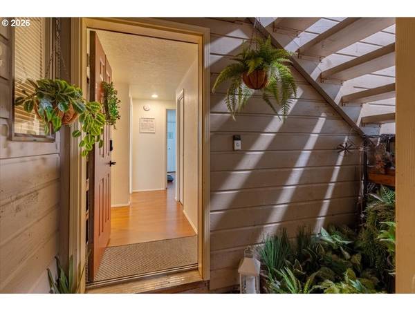 2550 NW PRINCESS ST #102, Corvallis, OR 97330