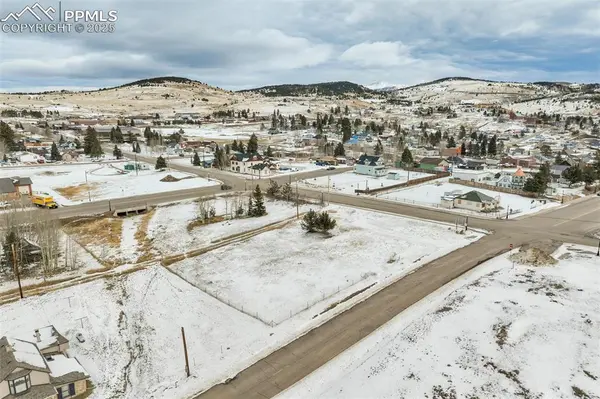 305 W Bennett AVE, Cripple Creek, CO 80813