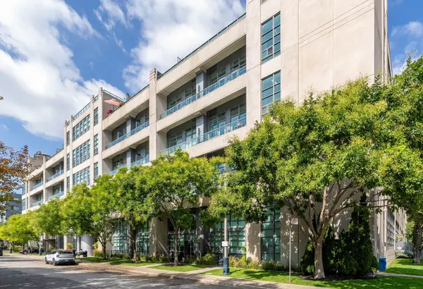 380 Macpherson AVE #317, Toronto C02, ON M4V 3E3