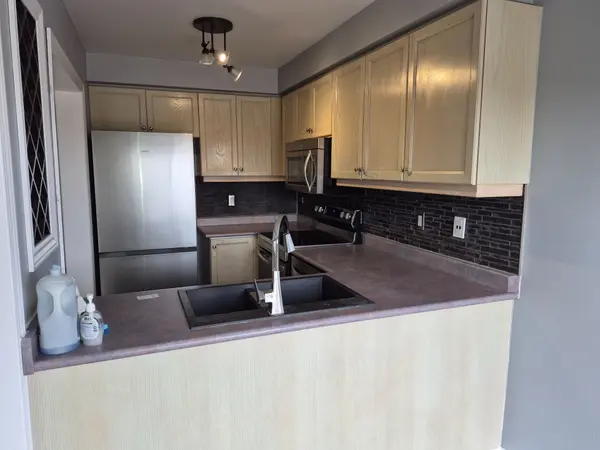 284 Pinnacle TRL, Aurora, ON L4G 7G2