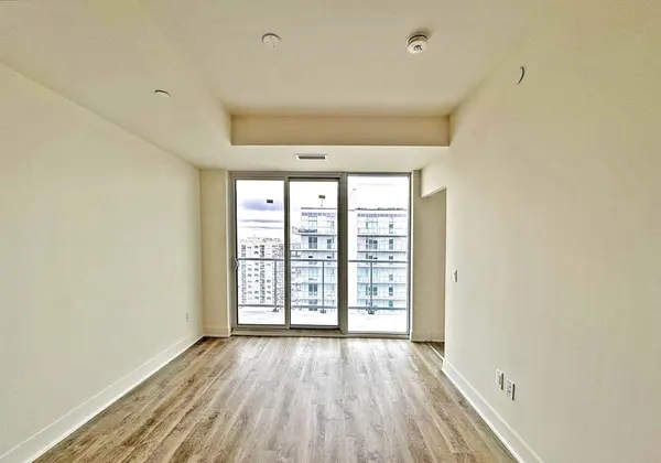 185 Deerfield RD #1302, Newmarket, ON L3Y 0G7