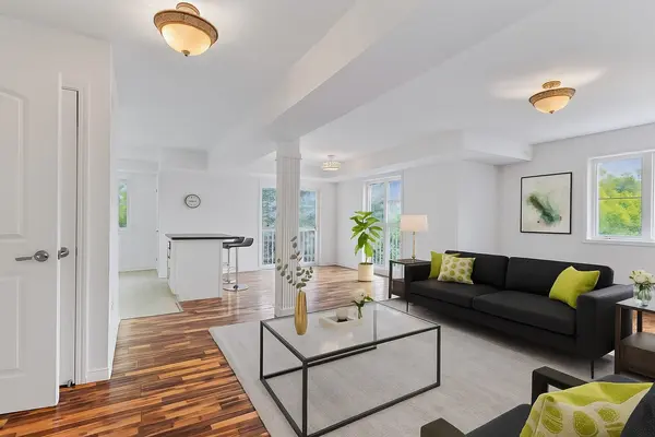 13 Cheltenham RD #7, Barrie, ON L4M 0E7