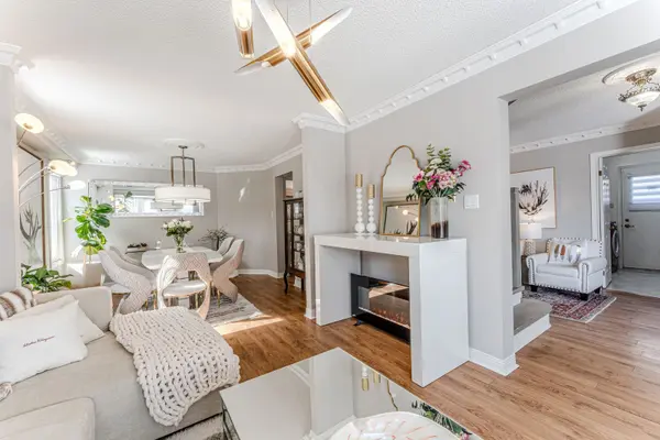 153 Browning TRL, Barrie, ON L4N 6R2