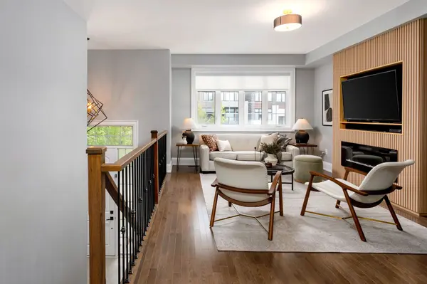 9 Chimney Swift CT, Toronto W08, ON M9B 0C6