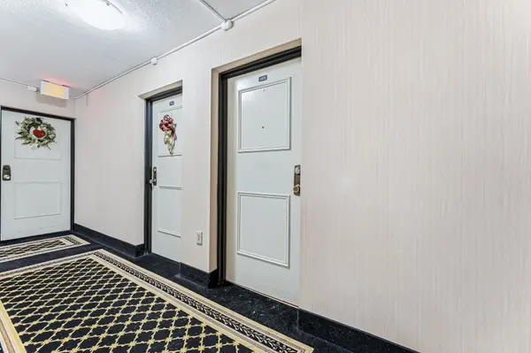 2263 Marine DR #1203, Oakville, ON L6L 5K1