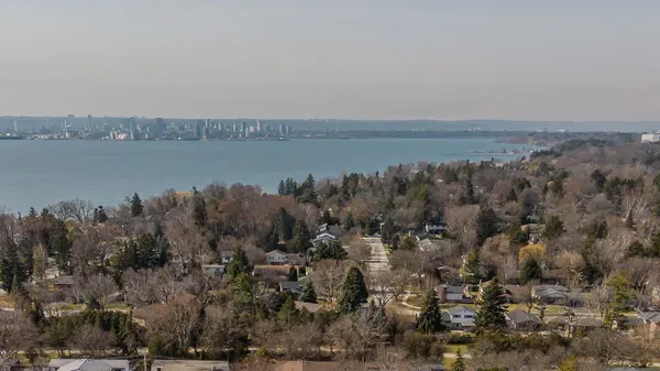 621 Francis RD, Burlington, ON L7T 3X6