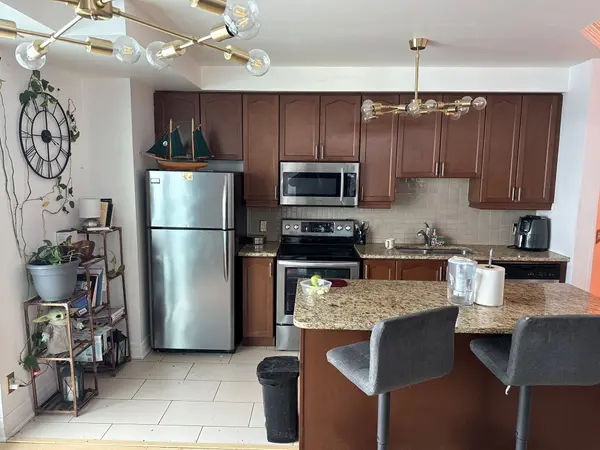 100 John ST #2408, Brampton, ON L6N 2S8