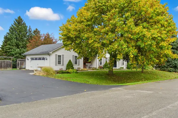 1 Meander Close, Hamilton, ON L0R 1H1