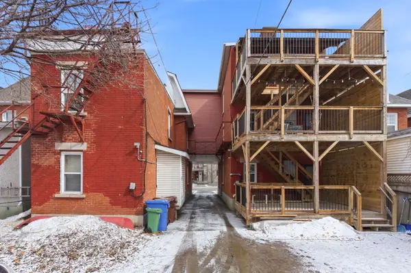 22-24 St Francis ST, West Centre Town, ON K1Y 1W5