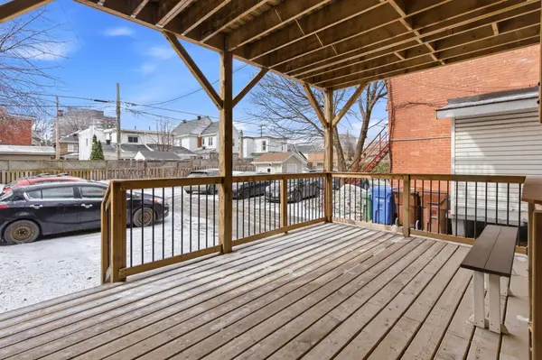 22-24 St Francis ST, West Centre Town, ON K1Y 1W5