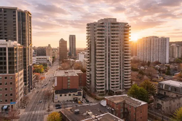 67 Caroline ST S #102, Hamilton, ON L8P 3K6