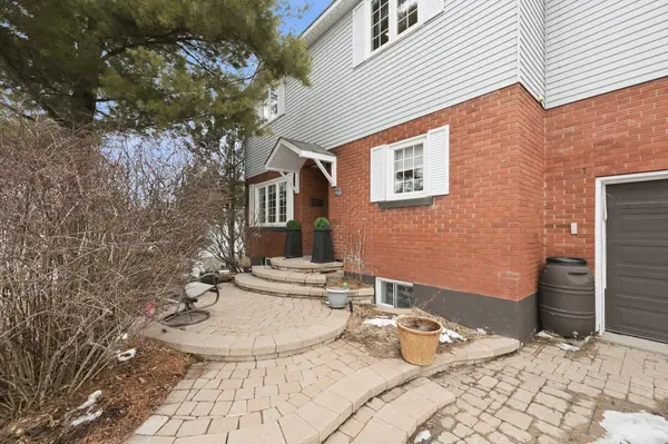 605 Rowanwood AVE, Carlingwood - Westboro And Area, ON K2A 3E3