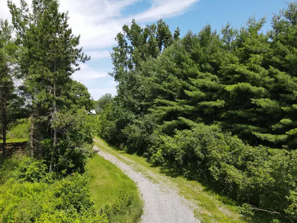 202 Highfield CRES, Beckwith, ON K7C 3P2