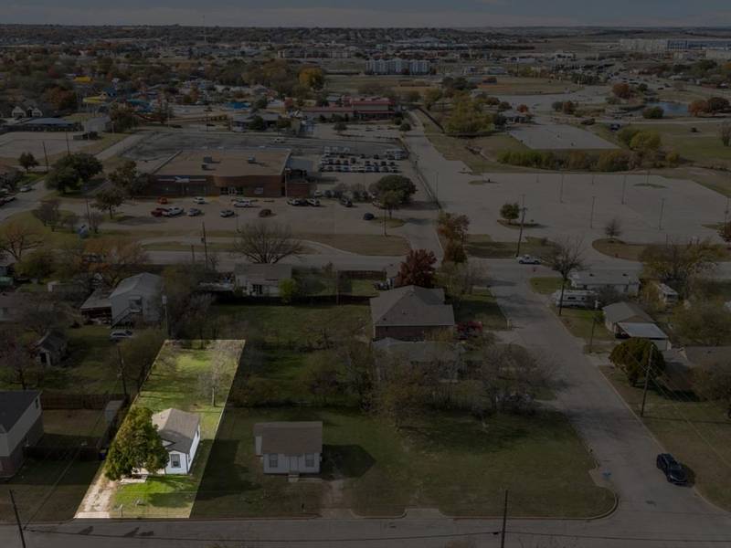 309 Hallvale Drive, White Settlement, TX 76108