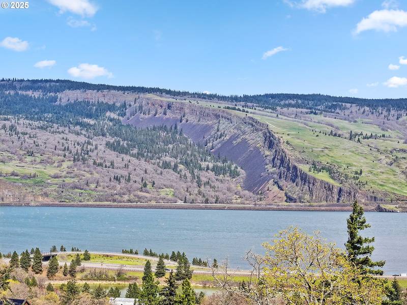 Asher Street #37, Mosier, OR 97040