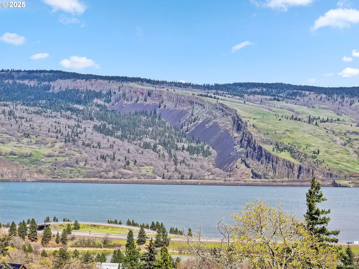 Asher Street #37, Mosier, OR 97040