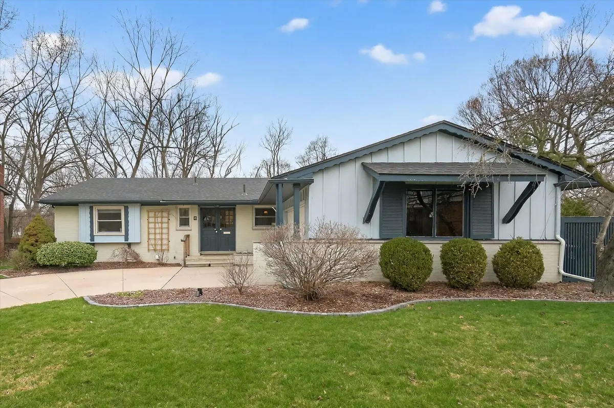 4 Gallway CT, Ann Arbor, MI 48104