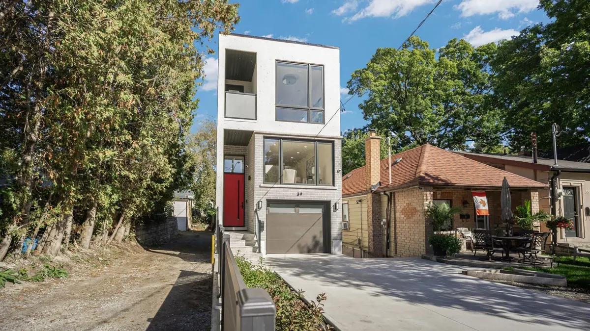 39 Kenworthy AVE, Toronto E06, ON M1L 3B1