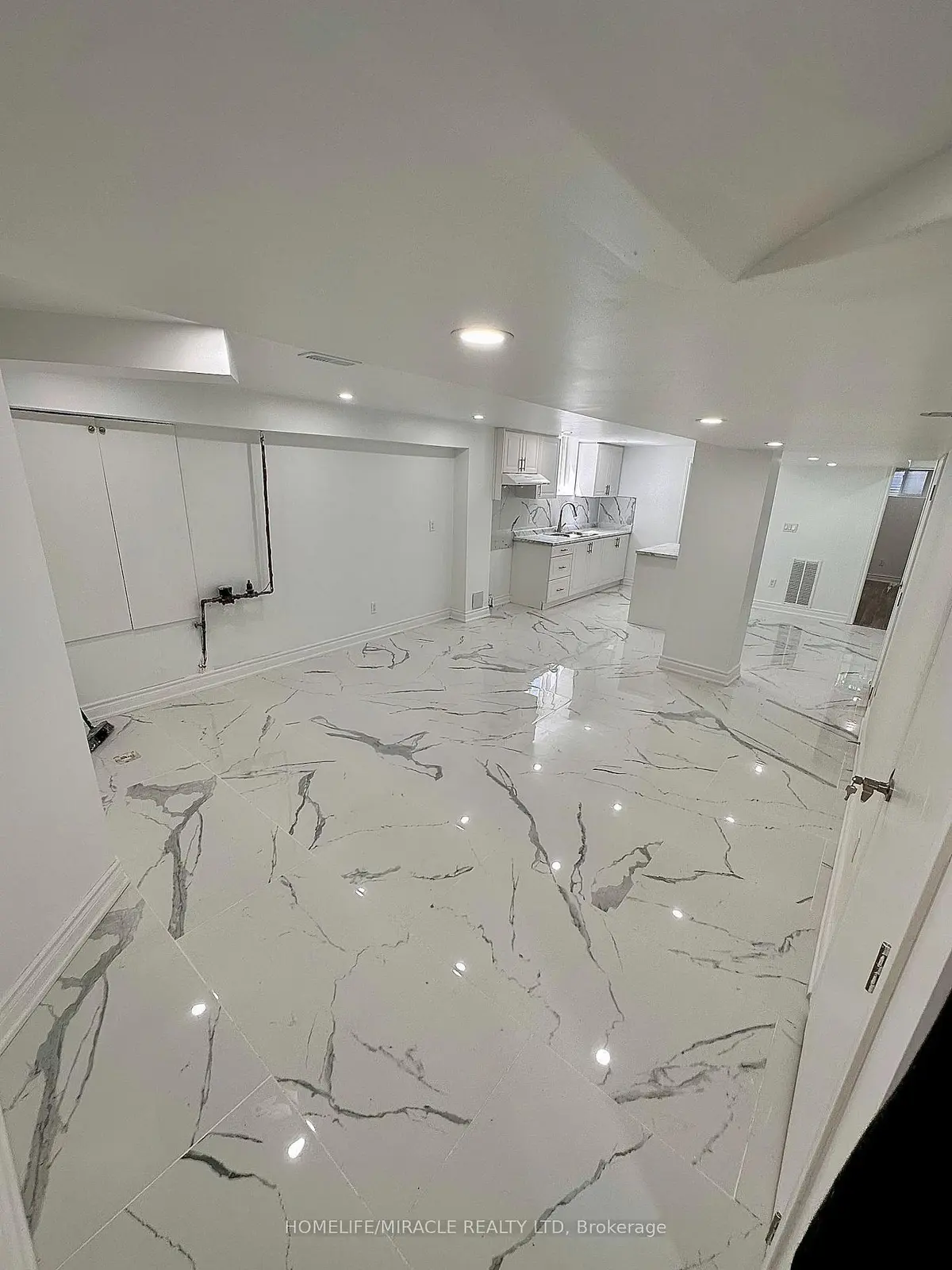 62 Telegraph DR, Whitby, ON L1P 1S3