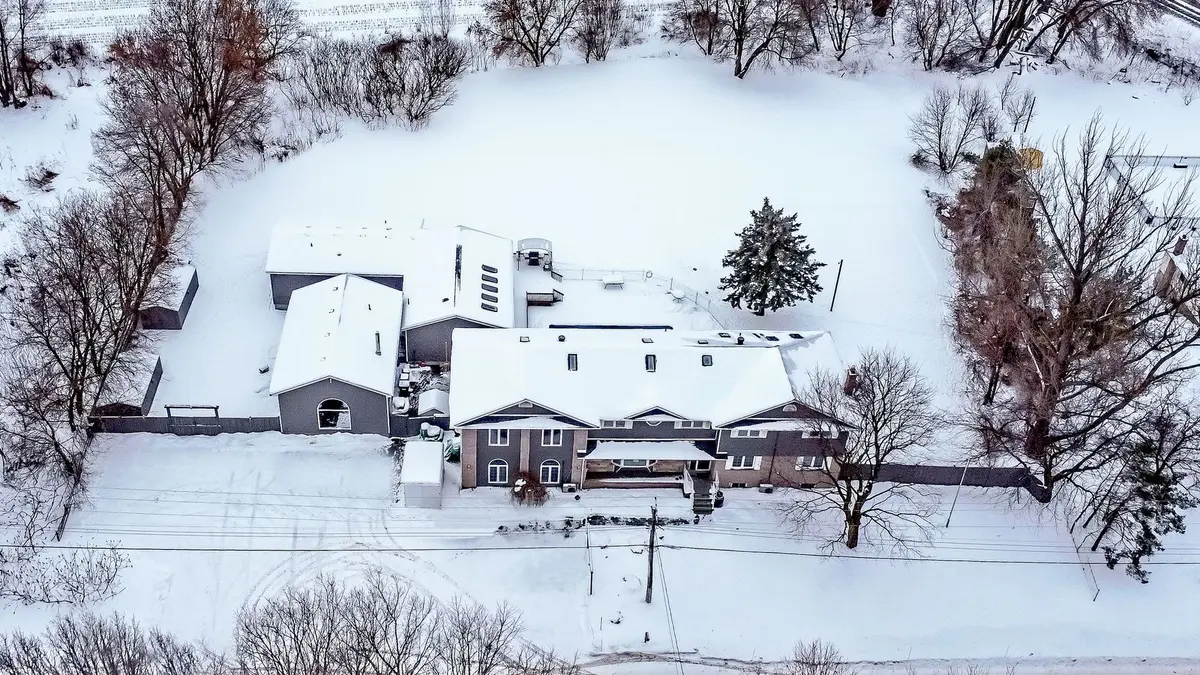 1923 10th Line, Innisfil, ON L9S 3P5