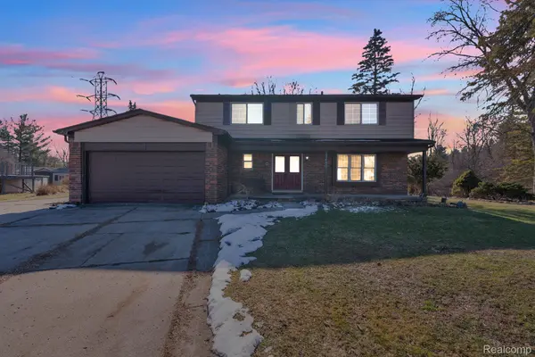 3489 Riverview CT, Wayne, MI 48184