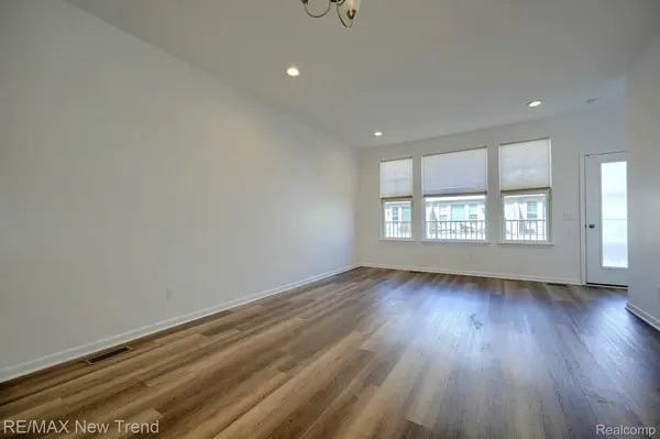 3293 CHAMBERS W, Wixom, MI 48393