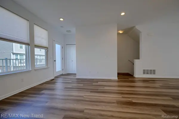 3293 CHAMBERS W, Wixom, MI 48393