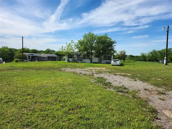 308 Coyote Trail, Rhome, TX 76078