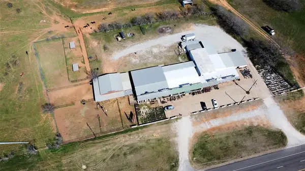 3916 US HWY 287 N, Henrietta, TX 76365