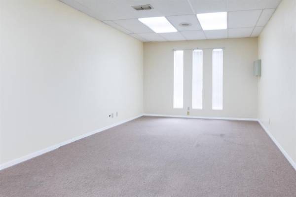 3610 W Pioneer Parkway #203, Pantego, TX 76013