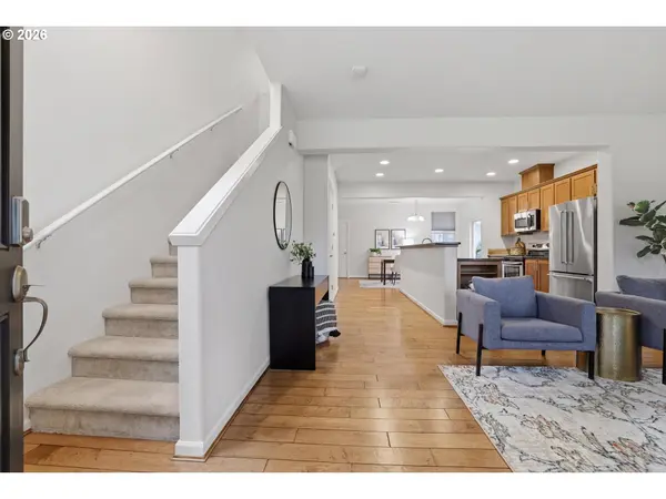 10564 NE GATEWAY ST, Hillsboro, OR 97006