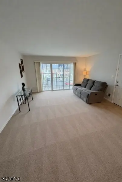 89 Albury Way, North Brunswick Twp., NJ 08902