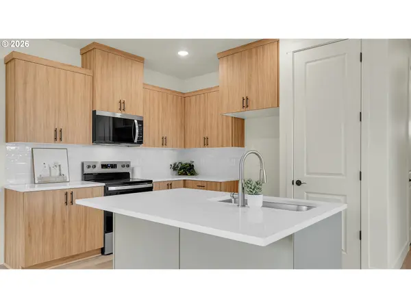 16122 Barlow Trail LN, Oregon City, OR 97045