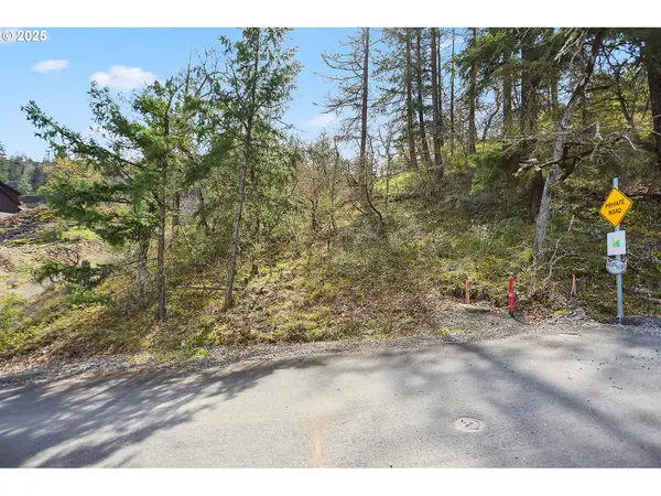 Asher Street #37, Mosier, OR 97040