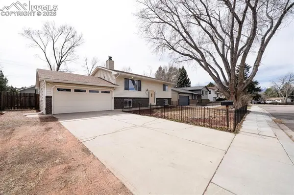 3103 Fireweed DR, Colorado Springs, CO 80918