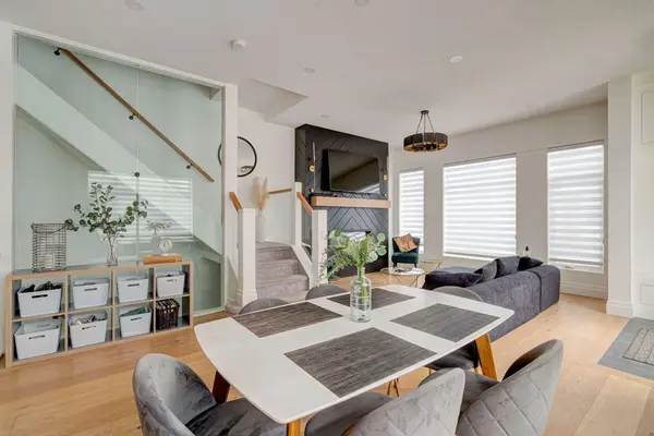 1804 20 AVE, Calgary, AB T2M5C9