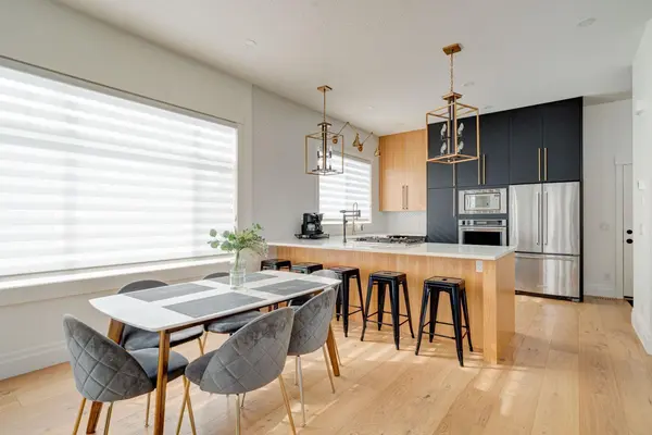 1804 20 AVE, Calgary, AB T2M5C9