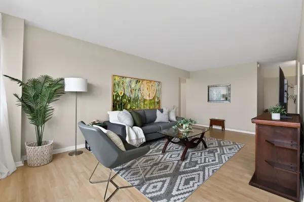 725 Don Mills RD #1202, Toronto C11, ON M3C 1S6