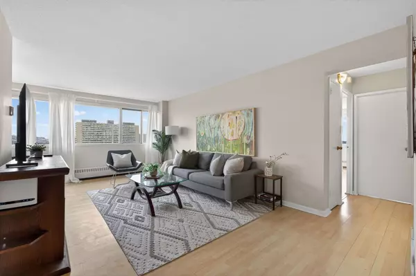 725 Don Mills RD #1202, Toronto C11, ON M3C 1S6