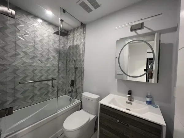 17 Hocken AVE #Lower, Toronto C02, ON M6G 2K1