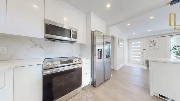 12 Bonnechere CRES, Toronto E09, ON M1K 4Y8