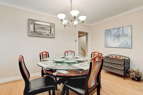 14 Flora DR, Toronto E04, ON M1P 1A3