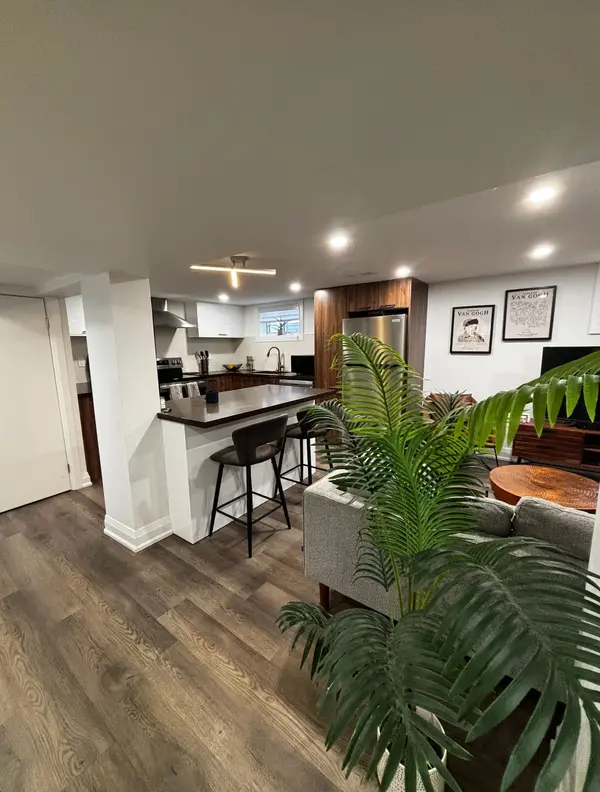 147 Lasalle AVE #Lower, Oshawa, ON L1H 5Y4