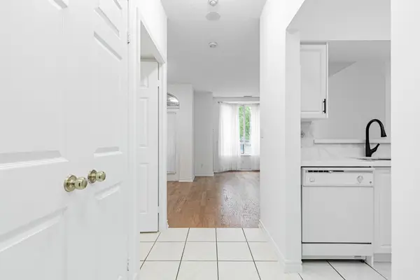 5039 Finch AVE E #TH02, Toronto E07, ON M1S 5L6