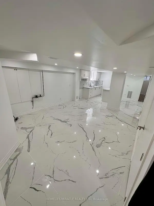 62 Telegraph DR, Whitby, ON L1P 1S3