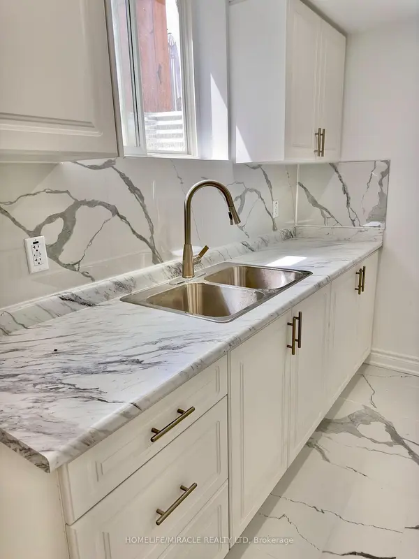 62 Telegraph DR, Whitby, ON L1P 1S3