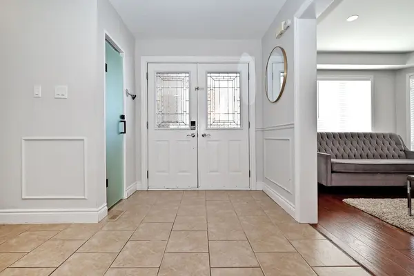 1128 Corrie ST, Innisfil, ON L9S 1W9