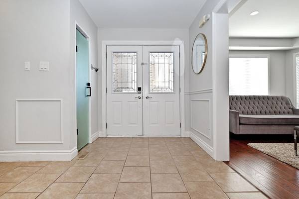 1128 Corrie ST, Innisfil, ON L9S 1W9